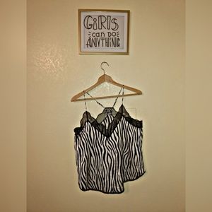 Animal print Strap blouse with lace.